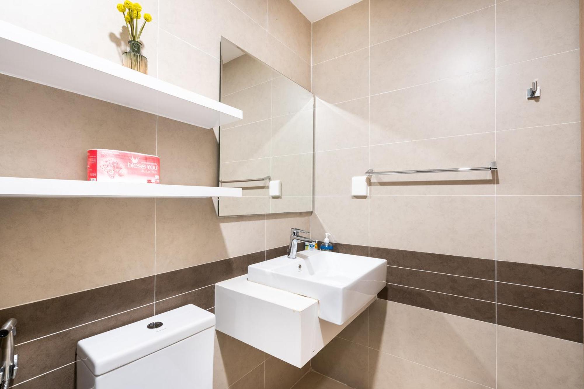 Henry Home - Rivergate Cidade de Ho Chi Minh Exterior foto
